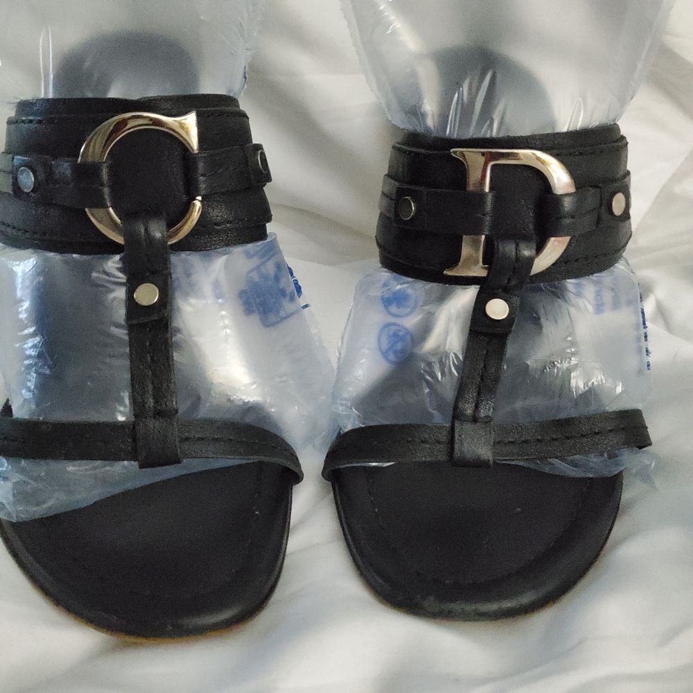 Christian Dior | Signature Double Strap - Picture 13 of 16